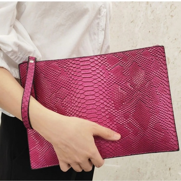 Elegant Pink Snakeskin Clutch - Picture 1 of 6